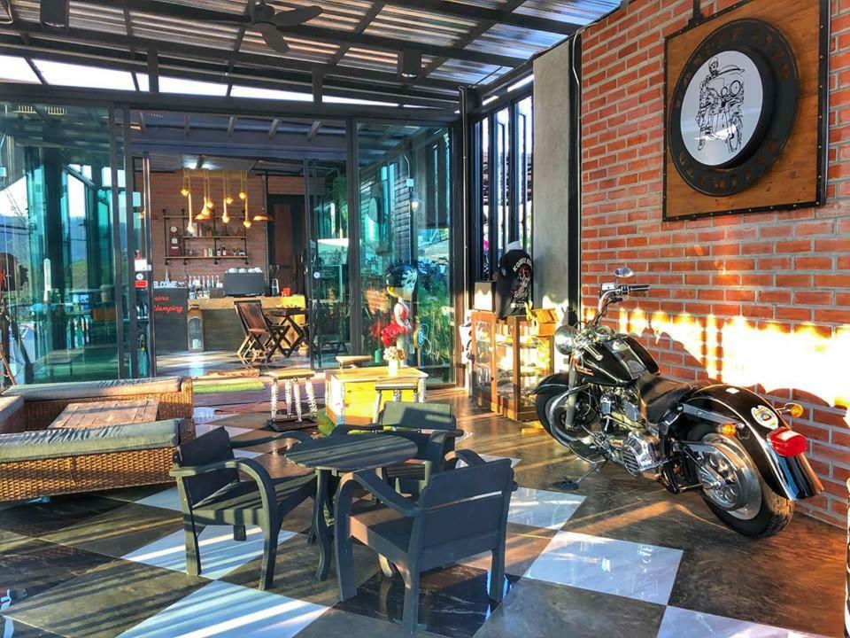Kondee Cino Cafe & Glamping Hotel Khao Kho Exterior foto
